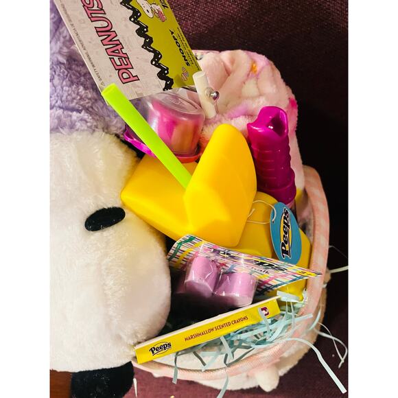 Snoopy Large Easter Greeter bundle peeps coloring book , chalk, crayons, bubble - Picture 7 of 8